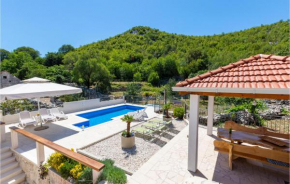 Gorgeous Home In Blato Na Cetini